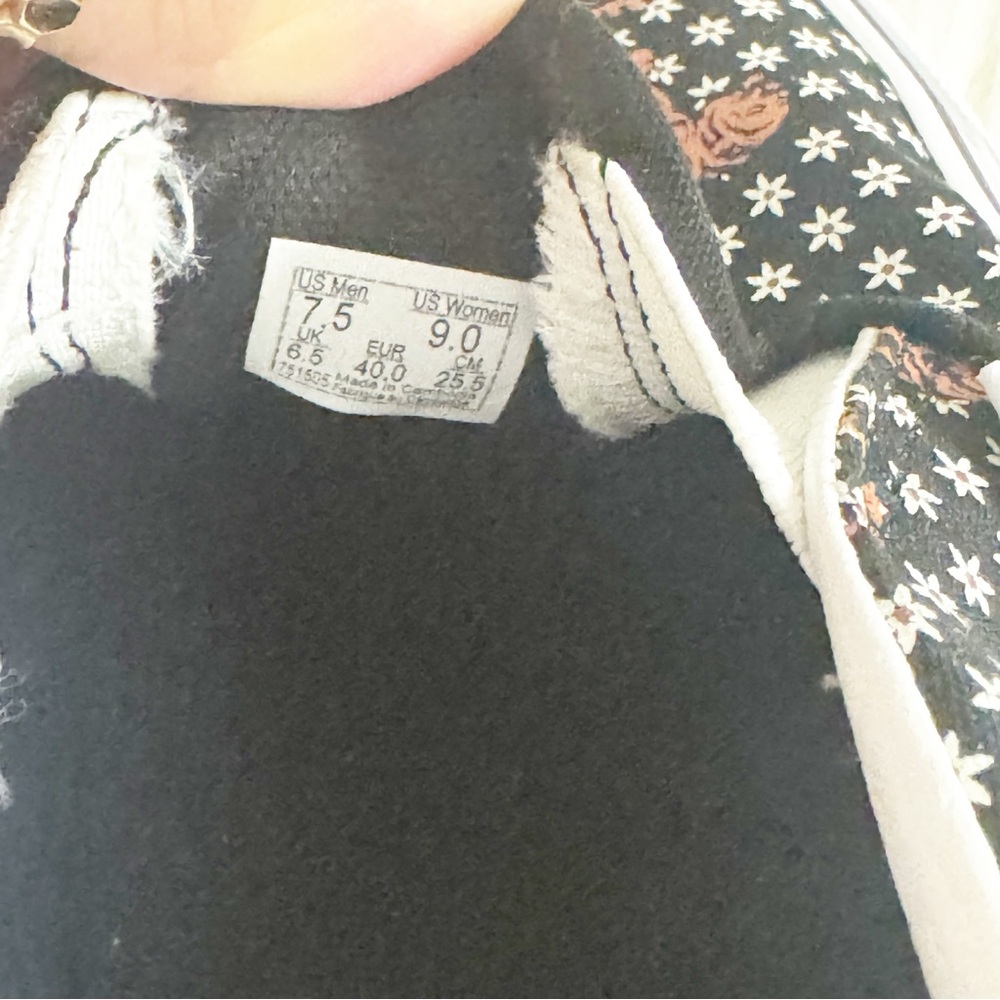 Vans Classic Slip-On Tiger Floral Black White Women Size 9 Brand New - Picture 8 of 9